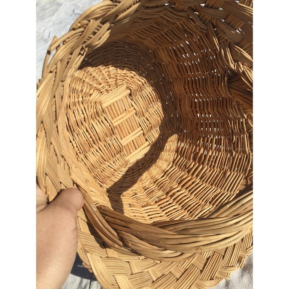 Large wicker basket with handle light 13” 13 in farmhouse country blanket Tan - Picture 11 of 12